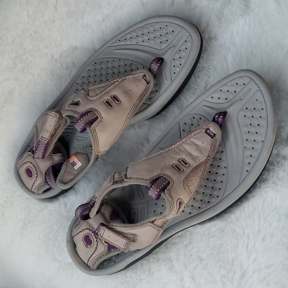 Earth sandal size 9 - Picture 4 of 8